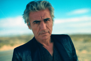 Ligabue in una foto promozionale