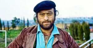 Un primo piano di Lucio Dalla