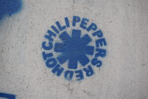 Tattoo con il logo dei Red Hot Chili Peppers