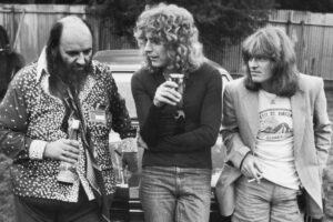 Peter Grant insieme a Robert Plant e John Paul Jones